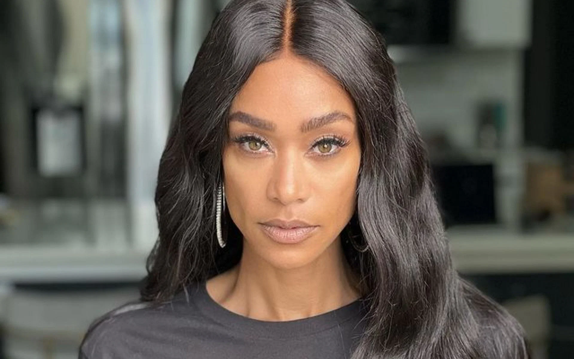 How did Tami Roman start her career