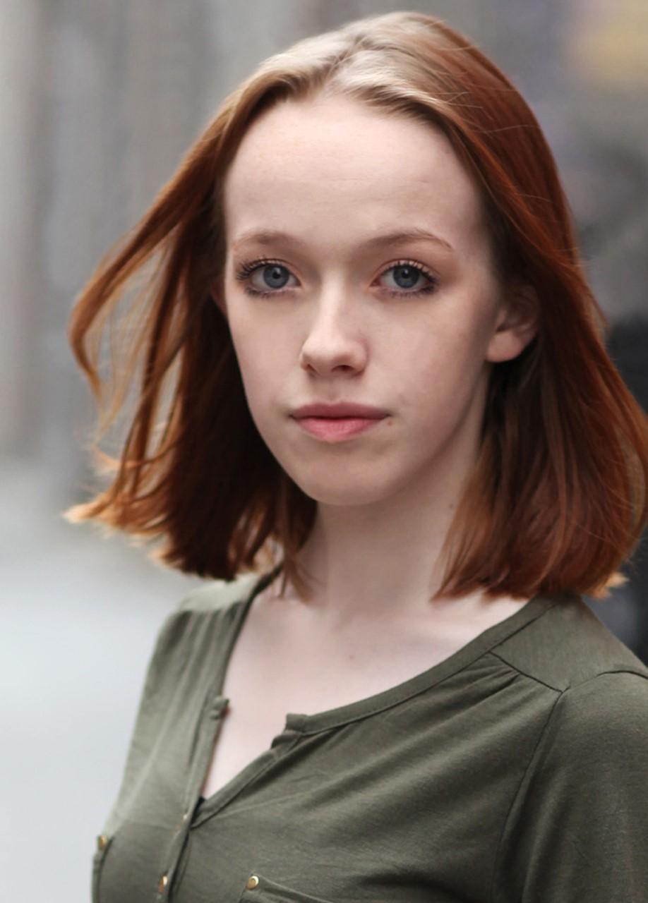 What did Amybeth McNulty’s early life comprise of