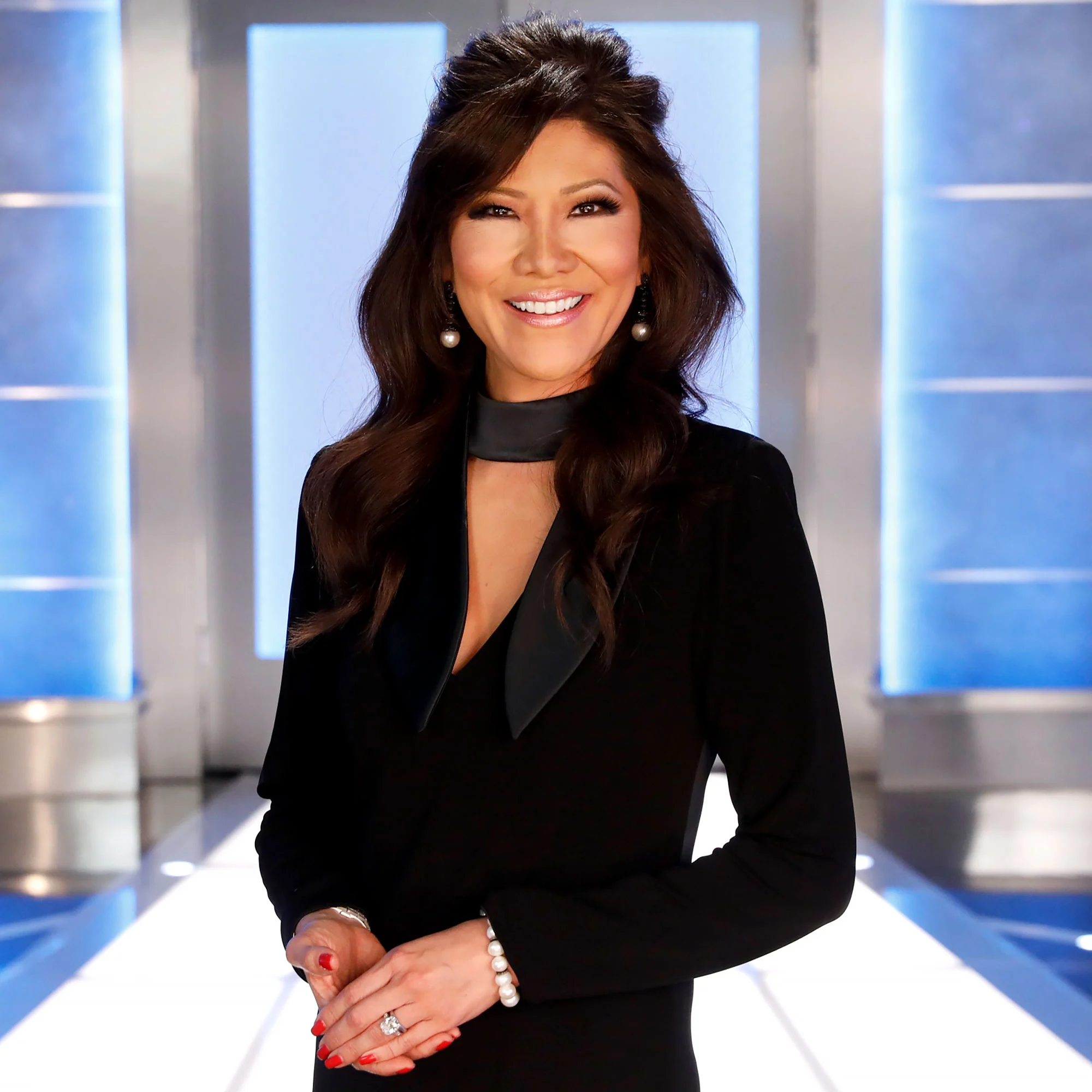 What is Julie Chen Moonves’ personal life like