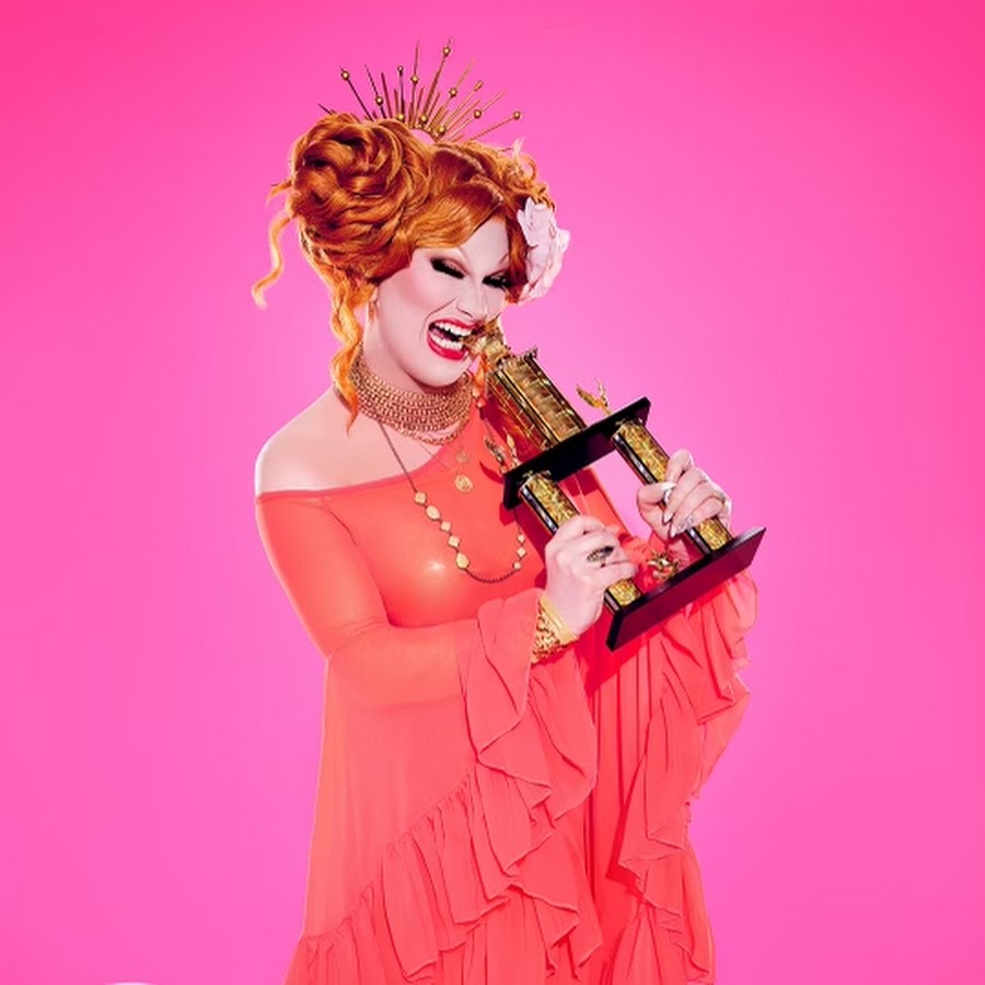 How did Jinkx Monsoon start their professional journey