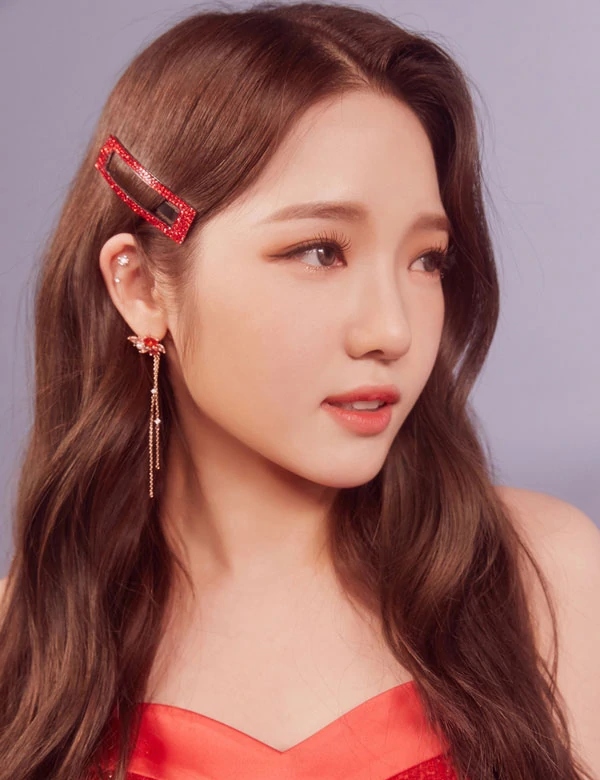 Why did Roh Ji-sun’s role in the Music video appearance Falling Blossoms (2018) earn her wide acclamation