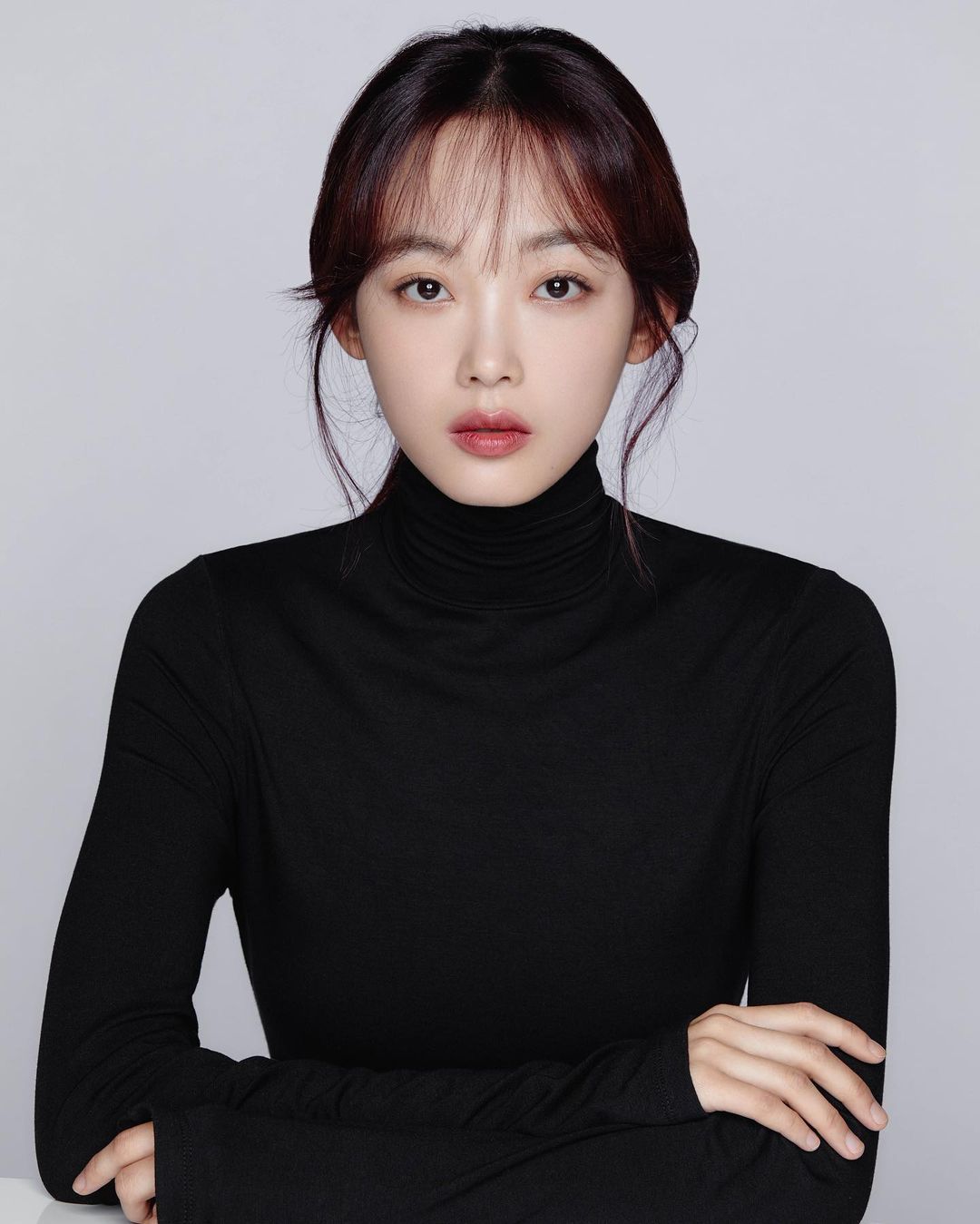 How did Lee Yoo-mi spend her early days