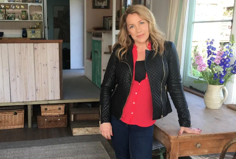 What is Sarah Beeny's total net worth